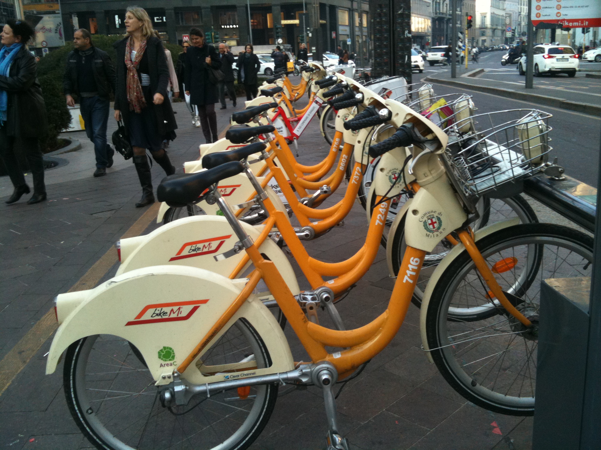 Bike sharing in Milan